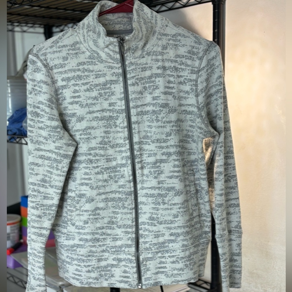Zyia Stylish Gray Textured Bomber Jacket w/ Thumbholes!